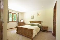 one double and one twin bedroom at waldon valley self catering lodge in devon